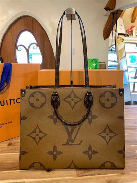 louis vuitton totes 2019|Louis Vuitton oversized tote.